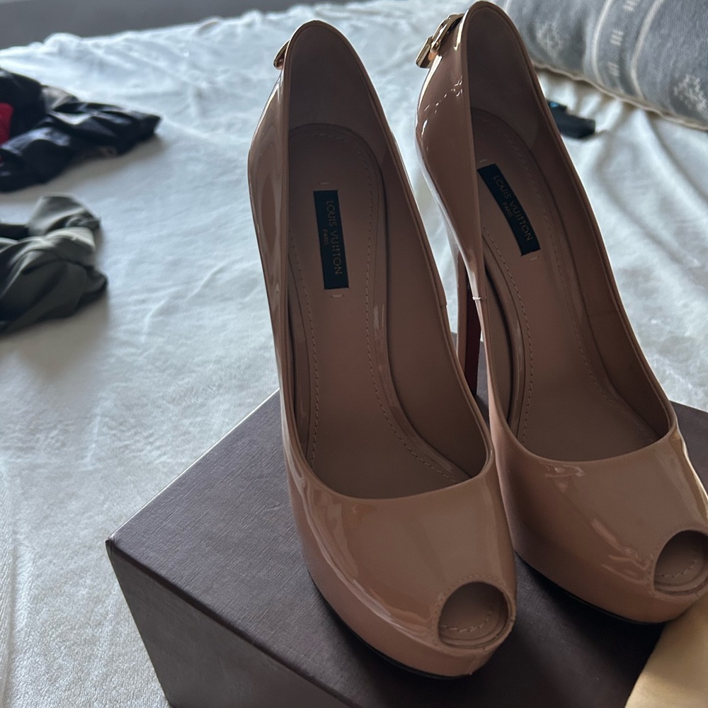 Louis Vuitton Heels - Picture 3 of 4